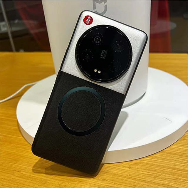 Premium Cigar Case - Luxury premium Leather Wireless Charging For